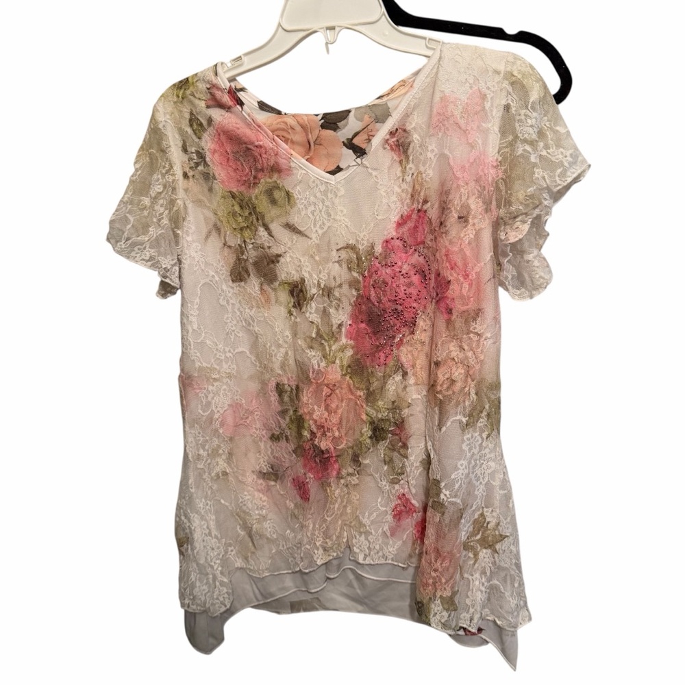 White & pink floral short sleeve top w/ lace overlay rhinestone details medium